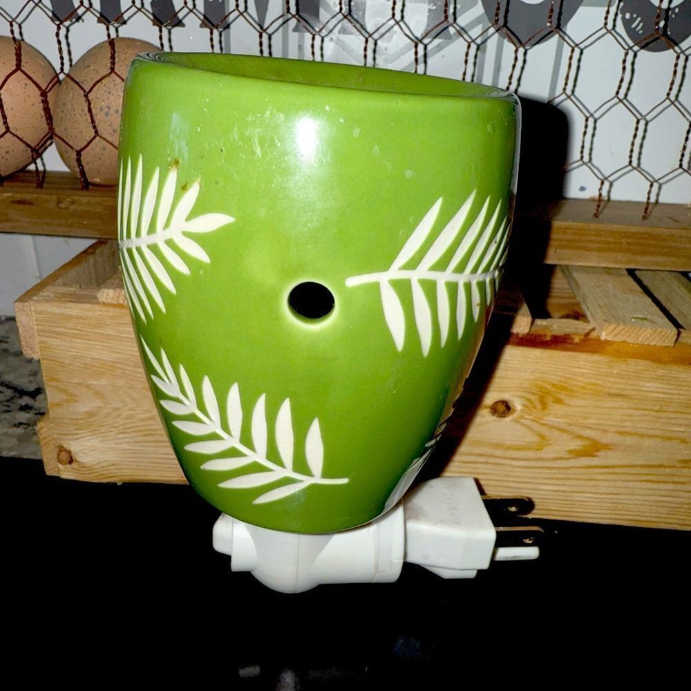 SCENTSY WAX WARMER PLUGIN